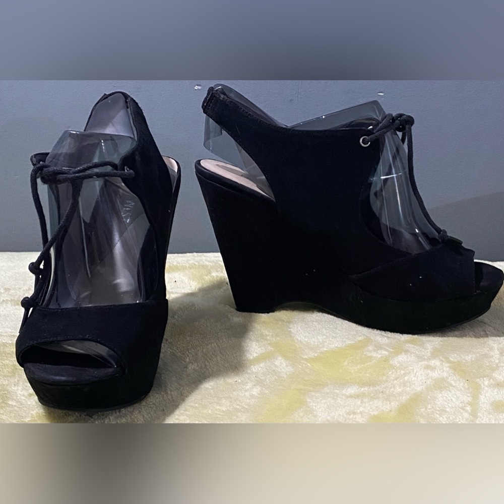 Nine West Wedge suede heels (sz6)